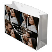 Happy anniversary photo collage name date simple w große geschenktüte (Rückseite Schrägansicht)