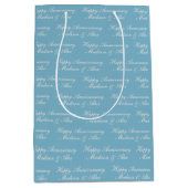 Happy Anniversary Script with Name Dusty Blue Mittlere Geschenktüte (Vorderseite)