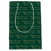 Happy Anniversary Script with Name Green Gold Mittlere Geschenktüte (Vorderseite)