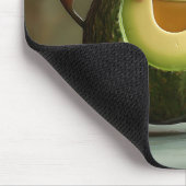 Happy Avocado Einen Cup der Tee geniessen Mousepad (Ecke)