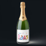 Happy Bear Birthday Flasche Labels Schaumweinetikett<br><div class="desc">Geburtstagsflaschen Labels mit Happy Bears Party Feier Die Sonne Zeichnend Niedlicher Bär - Anpassbar - oder wählen / Fügen Sie Ihren einzigartigen Text / Name / Jahr / Farbe - Make Your Special Bottle Stickers Gift - Größe ändern und verschieben oder entfernen und hinzufügen Elemente / Bild mit Anpassungs-Tool !...</div>