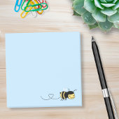 Happy Bee Buzzing Around on Blue Post-it Klebezettel