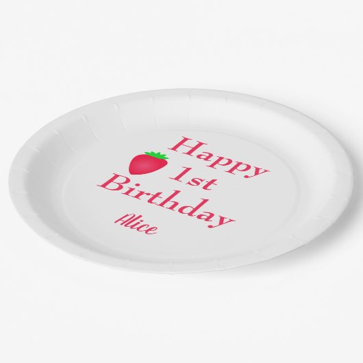 Happy Berry First Strawberry 1st Birthday Girly Pappteller (Schrägansicht)