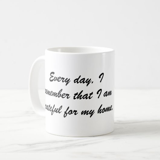 Happy betta fish enjoying his home kaffeetasse (Vorderseite Links)