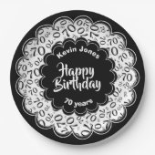 Happy Birthday 70. Schwarz/Weiß Zahlenmuster Pappteller (Vorderseite)