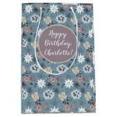 Happy Birthday Blue Rose Floral Pattern Stilvoll Mittlere Geschenktüte (Vorderseite)