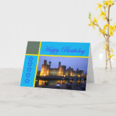 Happy Birthday Caernarfon Castle Karte (Gelbe Blume)