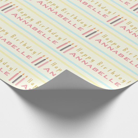 Happy Birthday Candles wiederholen Mädchenname Geschenkpapier (Ecke)