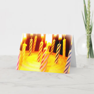 Happy Birthday Card: Kerzen auf Geburtstagskuchen Karte
