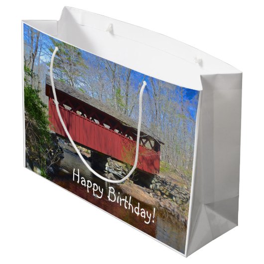 Happy Birthday Covered Bridge Große Geschenktüte (Rückseite Schrägansicht)