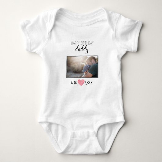 HAPPY BIRTHDAY DADDY BABY BODYSUIT CUSTOM TEXT BABY STRAMPLER (Vorderseite)