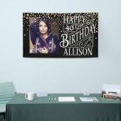 Happy Birthday Design mit goldenem Konfetti Banner (Messeveranstaltung)