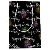 Happy Birthday Feuerwerk auf schwarz Mittlere Geschenktüte (Vorderseite)