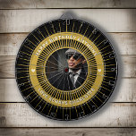 Happy Birthday Foto Gold Black Modern Custom Dartscheibe<br><div class="desc">Happy Birthday Foto Gold Black Modern Personalize Dart Board ist ein elegantes,  um mit Ihrer Zuhause zu spielen und mit der Familie und Freunden oder geben,  um diese besondere Person in Ihrem Leben zu wünschen,  sie glücklichen Geburtstag. Personalisieren Sie es mit Ihrem Foto und Informationen.</div>