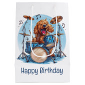 Happy Birthday Goldendoodle Dog Playing Drums Mittlere Geschenktüte (Rückseite)