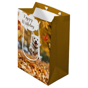 Happy Birthday Hund in Herbstlauben Mittlere Geschenktüte