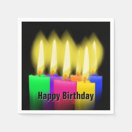 Happy Birthday Kerzen auf schwarz Serviette (Vorderseite)