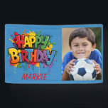 Happy Birthday Kids Blue Yellow Red Foto Banner<br><div class="desc">Feiern Sie stilvoll mit diesem Personalisierten Graffiti Birthday Banner - das perfekte Statement für den besonderen Tag Ihres Kindes! Mit einem blauen Hintergrund mit lebendigem Rot, Gelb, Grün und Blau-Graffiti-Stil, Pop dieses Banners mit Persönlichkeit und Spaß. Fügen Sie ihren Namen und ihr Foto hinzu, um eine einmalige Party-Dekoration zu schaffen,...</div>