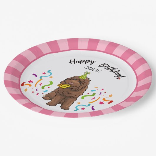 Happy Birthday Labradoodle Hund Pink Strip Party 9 Pappteller (Schrägansicht)