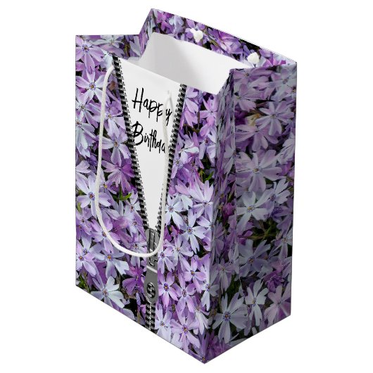 Happy Birthday Lila Phlox mit Zipper Mittlere Geschenktüte (Vorderseite Schrägansicht)