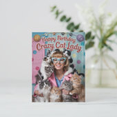 Happy Birthday lustige Retro Crazy Cat Lady Postkarte (Stehend Vorderseite)
