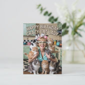 Happy Birthday lustige Retro Crazy Cat Lady Postkarte (Stehend Vorderseite)
