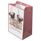 Happy Birthday Mops Hunde Cupcake Mittlere Geschenktüte (Rückseite Schrägansicht)