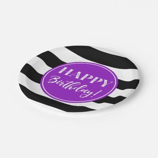 Happy Birthday Party Lila Schwarz-weiße Streifen Pappteller (Schrägansicht)