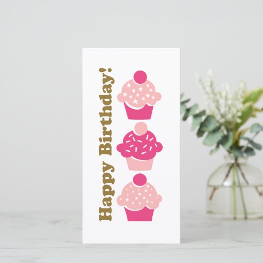 Happy Birthday Pink Cupcake Card (Stehend Vorderseite)