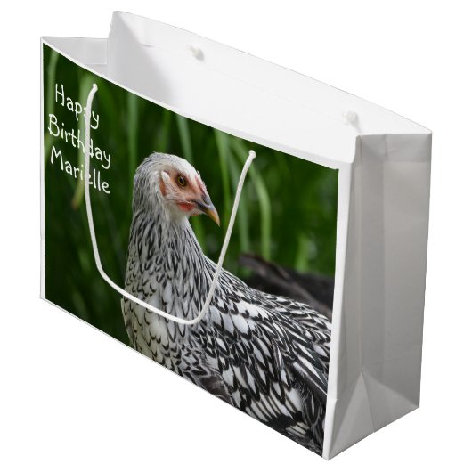 Happy Birthday Posing Huhn Große Geschenktüte (Vorderseite Schrägansicht)
