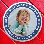 Happy Birthday Simple Modern Custom Foto Button<br><div class="desc">Dieses einfache und moderne Design besteht aus Serifentypografie und fügt ein individuelles Foto hinzu.</div>