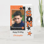 Happy Birthday Son Orange und Black Foto Karte<br><div class="desc">Alles Gute zum Geburtstag.
Ersetzen Sie das Foto durch Ihr eigenes und fügen Sie einen Namen und eine Nachricht hinzu.
In Orange und Schwarz gestaltet,  mit Sternen.
Wir sind so stolz,  dich unseren Sohn zu nennen.</div>