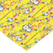 Happy Birthday Tablecloth Penguin Tischdecke (Schrägansicht)