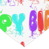 Happy Birthday Typografie Bunte Balloons Niedlich Tischdecke (Schrägansicht)