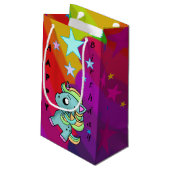 Happy Birthday Unicorn Star Rainbow Kleine Geschenktüte (Rückseite Schrägansicht)