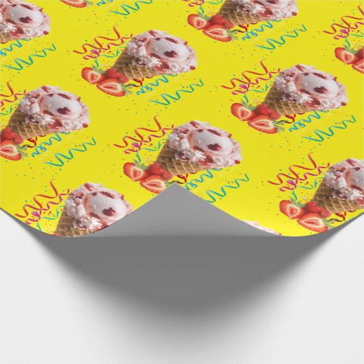 Happy Birthday Wrapping Paper Strawberry Ice Creme Geschenkpapier (Ecke)