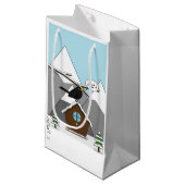 Happy Blackbird im Winter Landschaft singen Kleine Geschenktüte (Vorderseite Schrägansicht)