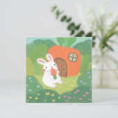 Happy Bunny mit Carrot in Forest Einladung (Stehend Vorderseite)