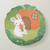 Happy Bunny mit Carrot in Forest Rundes Kissen (Rückseite)