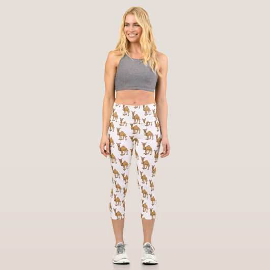 Happy Camel Cartoon Illustration Capri Leggings (Vorderseite)