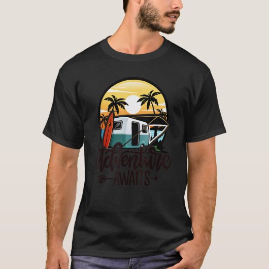 Happy Camper Adventure erwartet T-Shirt (Vorderseite)