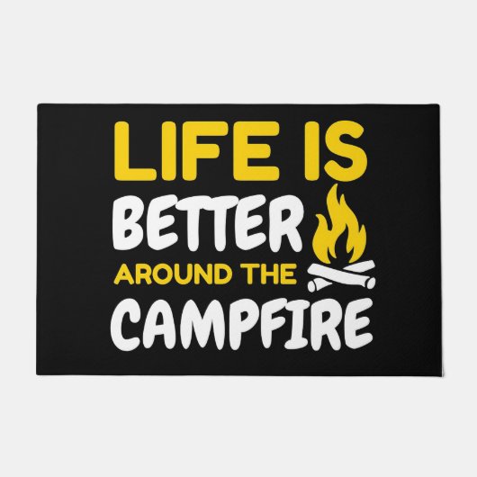 Happy Camper Life ist besser um das Campfeuer Fußmatte (Vorderseite)
