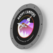 Happy Campers Family Names Gray Black Camping Große Wanduhr (Winkel)
