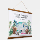 Happy Campers Name Wandteppich Mit Holzrahmen (Gewinkelt)