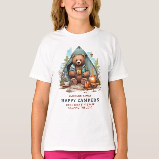 Happy Camping Bär Personalisierter Familienurlaub T-Shirt (Vorderseite)