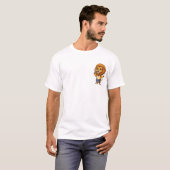 Happy Cartoon Lion Barber Holding Scissors T-Shirt (Vorne ganz)