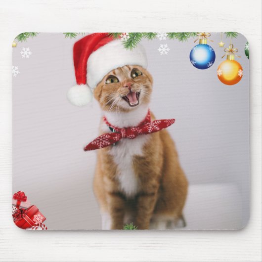 Happy Cat in Red Weihnachtsmütze Mousepad (Vorne)
