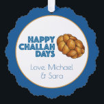 Happy Challah Days Holidays Hanukkah Chanukah Ornament Karte<br><div class="desc">Design zeigt eine originelle Marker-Abbildung eines Laib geflochtenen herausfordernden Brotes, mit HAPPY CHALLAH DAYS in einem blauen Schriftart. Personalisieren Sie einfach mit Ihren Informationen. Dieses Design ist auch auf anderen Produkten erhältlich. Auch die Gestaltung der Projekte wird koordiniert. Sehen Sie nicht, wonach Sie suchen? Brauchen Sie Hilfe bei der Anpassung?...</div>