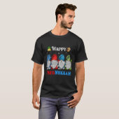 Happy Chrismukkah Gnomes Christmas Hanukkah T-Shirt (Vorne ganz)