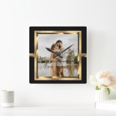 Happy Custom Year Jubiläum, Schwarz und Gold Quadratische Wanduhr (Zuhause)